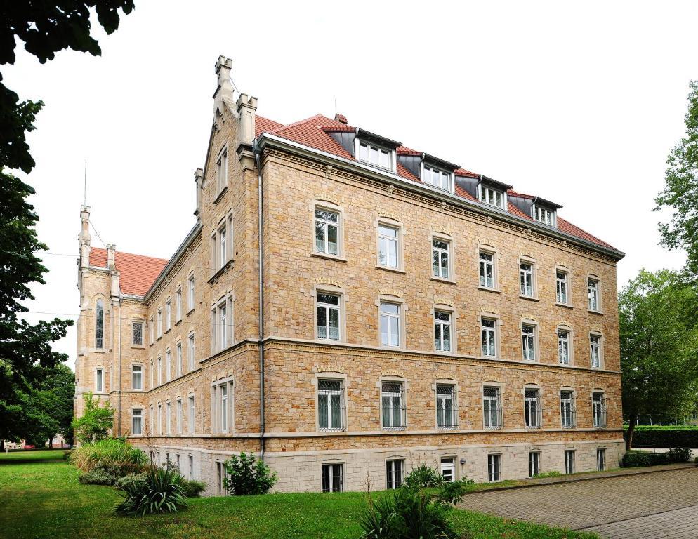 Отель Bildungshaus St. Bernhard - Wohnen Und Tagen Раштатт Экстерьер фото